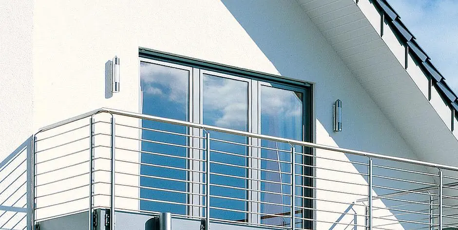 Aluminiumfenster in einer modernen Fassade