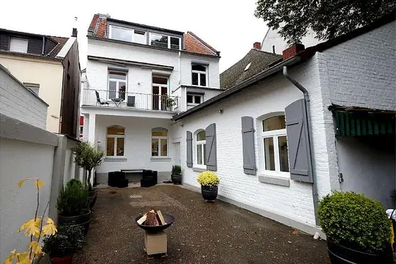 Fenster in Sonderform in einem Altbau