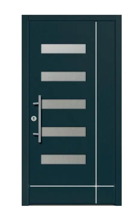 Haustür mit Edelstahlapplikationen in der Füllung
