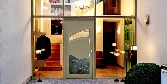 Wärmegedämmtes Haustürelement in der Einbausituation