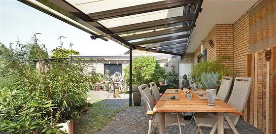 Terrassenüberdachung mit integrierter Beschattung