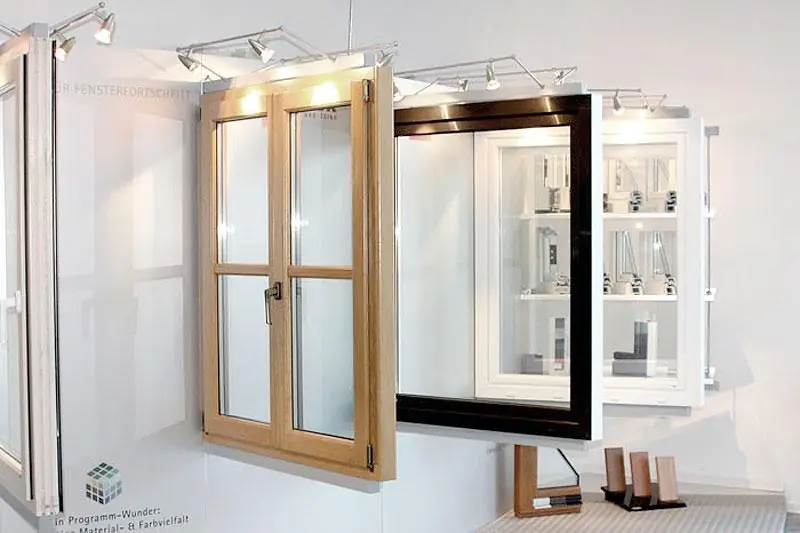 Holzfenster-Eckmuster in der Kuntze-Ausstellung