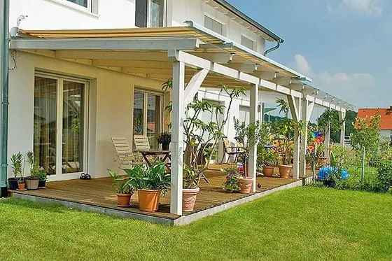 Wintergarten mit innen liegender Beschattung