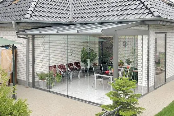 Sommergarten als ungedämmtes Glashaus