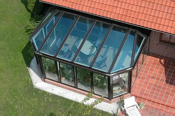 Wintergarten mit Dachfenster zur Belüftung