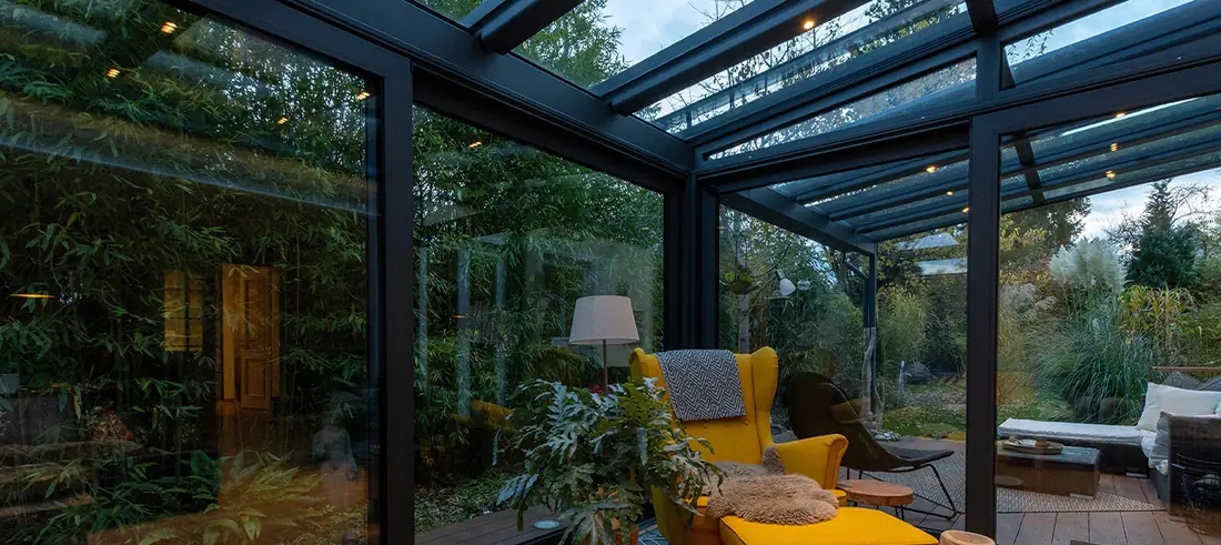 Wintergarten an einem Haus im Kölner Umland