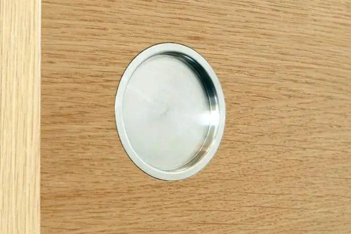 Glasschiebetür zwischen Küche und Essbereich